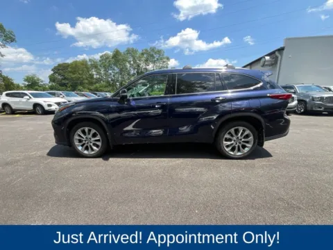 More photos of 2020 Toyota Highlander Limited at CarLink Morristown, NJ