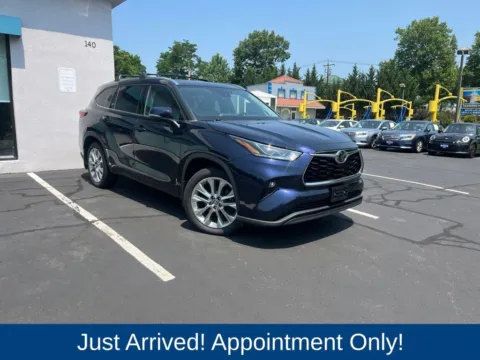Blue 2020 Toyota Highlander Limited for sale in Morristown, NJ