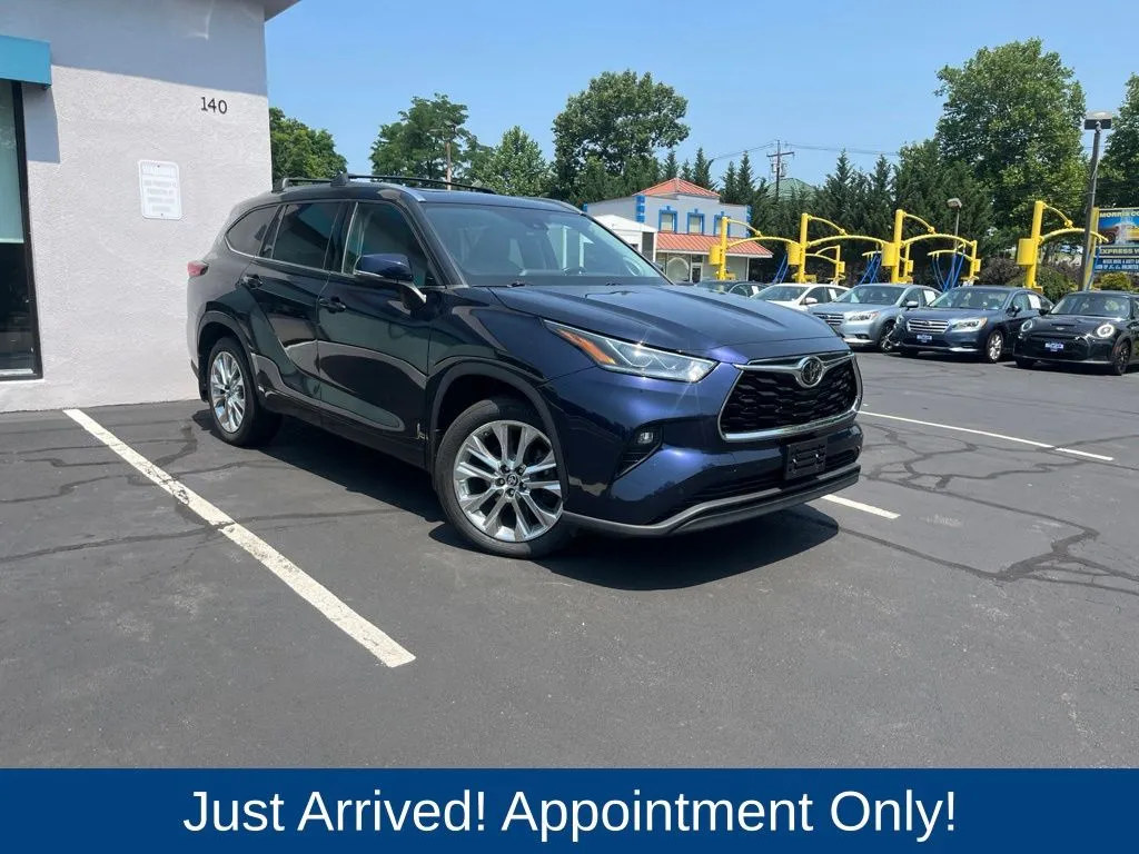 Blue 2020 Toyota Highlander Limited for sale in Morristown, NJ