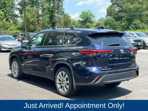 More photos of 2020 Toyota Highlander Limited at CarLink Morristown, NJ