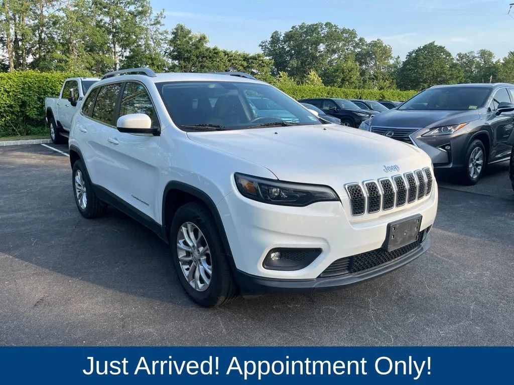 White 2019 Jeep Cherokee Latitude for sale in Morristown, NJ