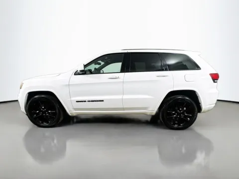 More photos of 2018 Jeep Grand Cherokee Altitude at CarLink Morristown, NJ