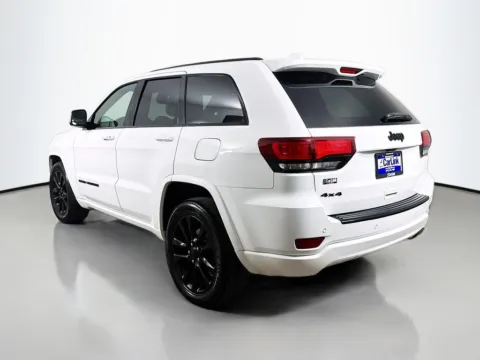 More photos of 2018 Jeep Grand Cherokee Altitude at CarLink Morristown, NJ