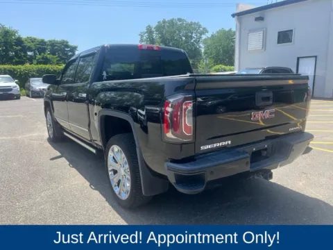 More photos of 2018 GMC Sierra 1500 Denali at CarLink Morristown, NJ