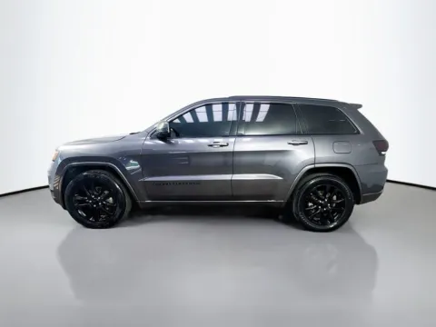 More photos of 2018 Jeep Grand Cherokee Altitude at CarLink Morristown, NJ
