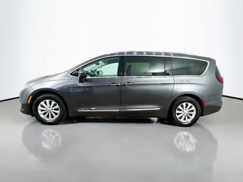 More photos of 2019 Chrysler Pacifica Touring L at CarLink Morristown, NJ