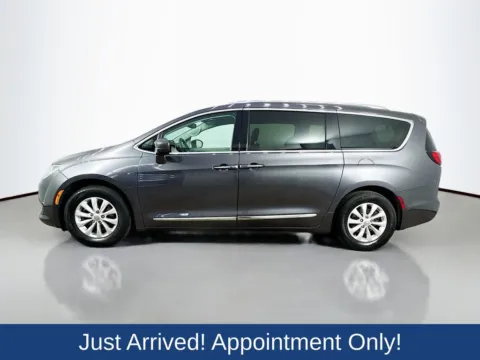 More photos of 2019 Chrysler Pacifica Touring L at CarLink Morristown, NJ