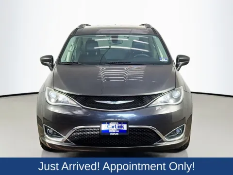 Photos of 2019 Chrysler Pacifica Touring L for sale in Morristown, NJ at CarLink Morristown