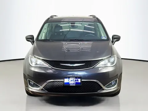 Photos of 2019 Chrysler Pacifica Touring L for sale in Morristown, NJ at CarLink Morristown