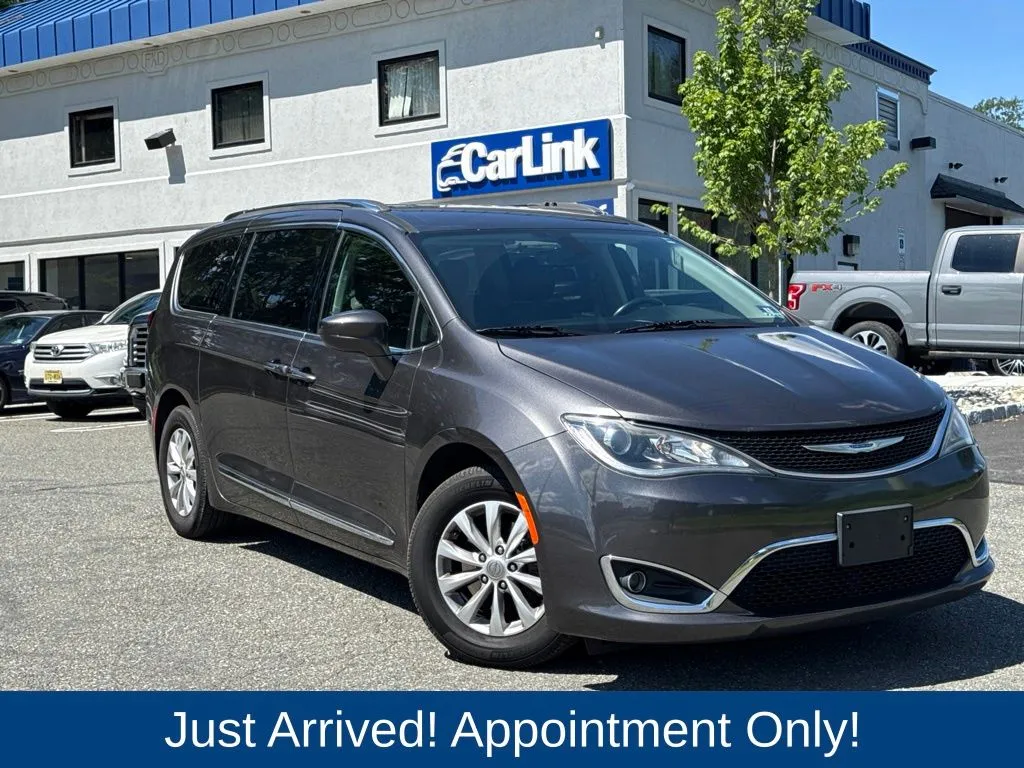 Unknown 2019 Chrysler Pacifica Touring L for sale in Morristown, NJ