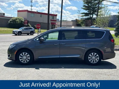 More photos of 2019 Chrysler Pacifica Touring L at CarLink Morristown, NJ