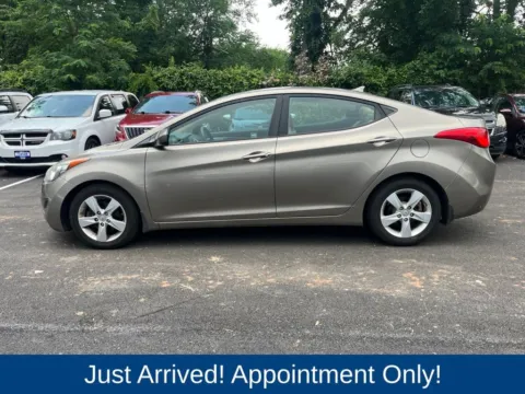 More photos of 2013 Hyundai Elantra GLS at CarLink Morristown, NJ