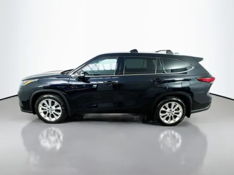 More photos of 2023 Toyota Highlander Limited at CarLink Morristown, NJ