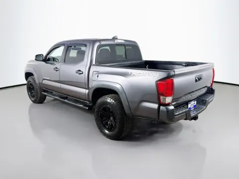 More photos of 2017 Toyota Tacoma TRD Sport at CarLink Morristown, NJ