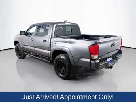 More photos of 2017 Toyota Tacoma TRD Sport at CarLink Morristown, NJ