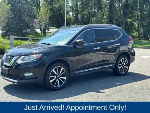 Another view of 2019 Nissan Rogue SL for sale in Morristown, NJ at CarLink Morristown