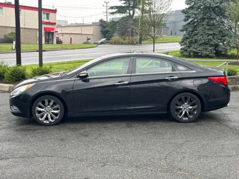 More photos of 2012 Hyundai Sonata Limited at CarLink Morristown, NJ