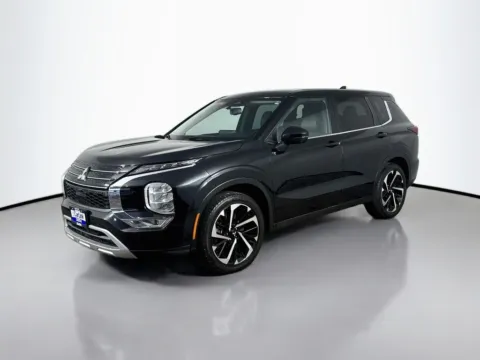Another view of 2022 Mitsubishi Outlander SE for sale in Morristown, NJ at CarLink Morristown