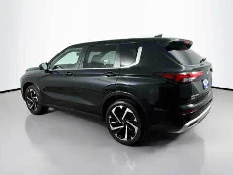 More photos of 2022 Mitsubishi Outlander SE at CarLink Morristown, NJ