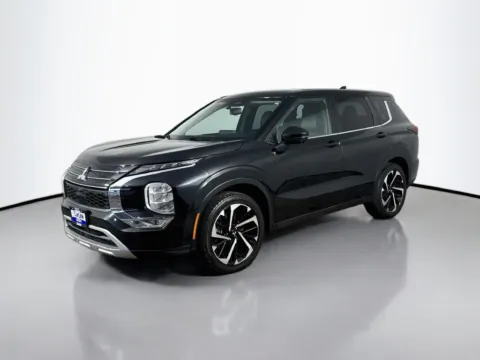 Another view of 2022 Mitsubishi Outlander SE for sale in Morristown, NJ at CarLink Morristown