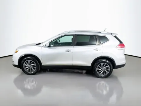 More photos of 2016 Nissan Rogue SL at CarLink Morristown, NJ