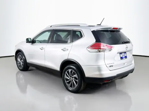 More photos of 2016 Nissan Rogue SL at CarLink Morristown, NJ