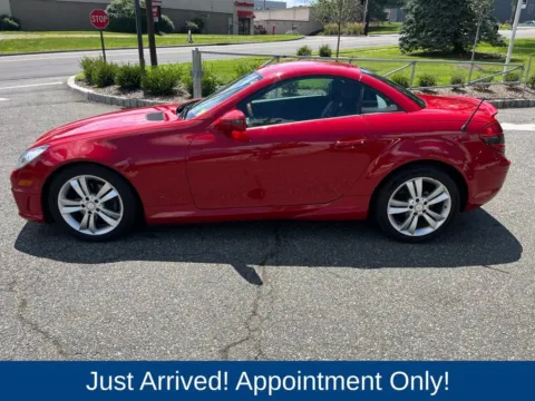 More photos of 2011 Mercedes-Benz SLK 300 at CarLink Morristown, NJ