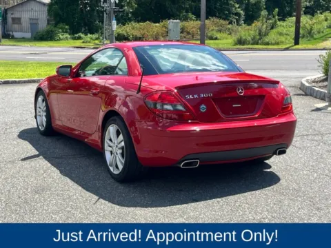 More photos of 2011 Mercedes-Benz SLK 300 at CarLink Morristown, NJ