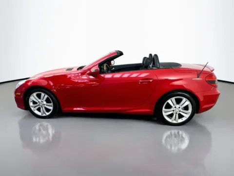 More photos of 2011 Mercedes-Benz SLK 300 at CarLink Morristown, NJ