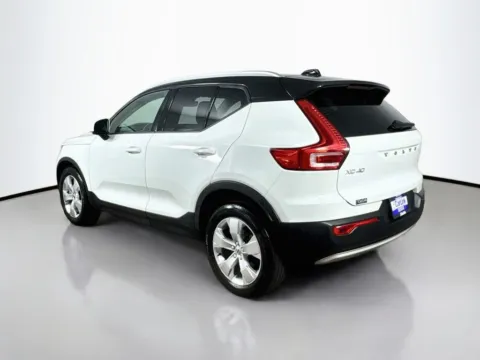 More photos of 2020 Volvo XC40 Momentum at CarLink Morristown, NJ