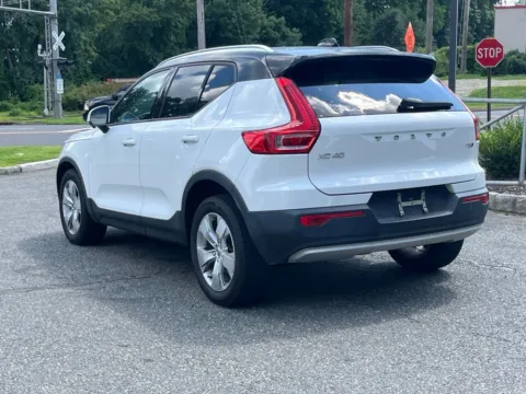 More photos of 2020 Volvo XC40 Momentum at CarLink Morristown, NJ