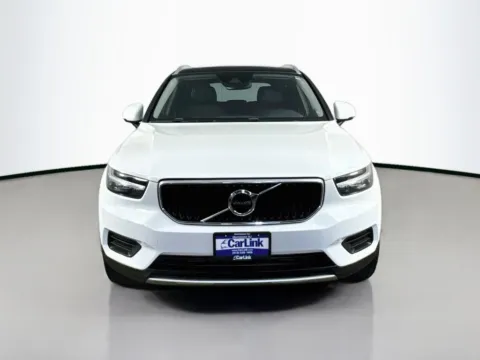 Photos of 2020 Volvo XC40 Momentum for sale in Morristown, NJ at CarLink Morristown