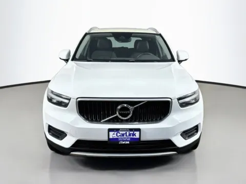Photos of 2020 Volvo XC40 Momentum for sale in Morristown, NJ at CarLink Morristown