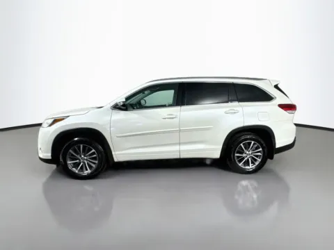 More photos of 2018 Toyota Highlander XLE at CarLink Morristown, NJ