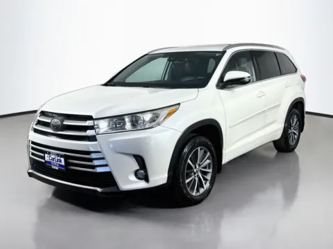 Another view of 2018 Toyota Highlander XLE for sale in Morristown, NJ at CarLink Morristown