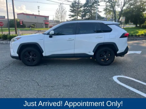 More photos of 2021 Toyota RAV4 Hybrid XLE at CarLink Morristown, NJ