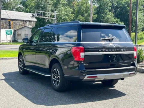 More photos of 2022 Ford Expedition Max XLT at CarLink Morristown, NJ