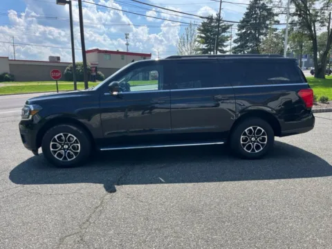 More photos of 2022 Ford Expedition Max XLT at CarLink Morristown, NJ