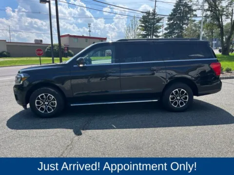 More photos of 2022 Ford Expedition Max XLT at CarLink Morristown, NJ