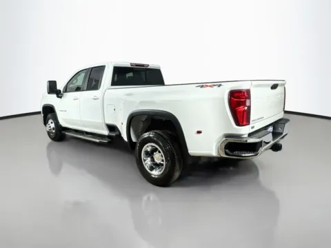 More photos of 2025 Chevrolet Silverado 3500 HD LT at CarLink Morristown, NJ