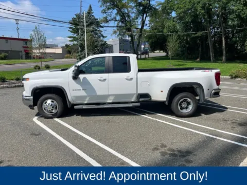 More photos of 2025 Chevrolet Silverado 3500 HD LT at CarLink Morristown, NJ