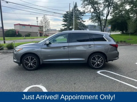 More photos of 2018 INFINITI QX60 at CarLink Morristown, NJ
