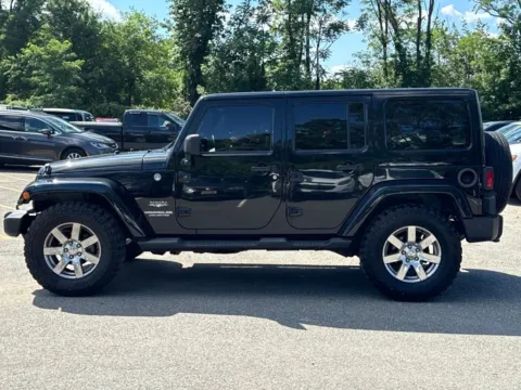 More photos of 2013 Jeep Wrangler Unlimited Sahara at CarLink Morristown, NJ