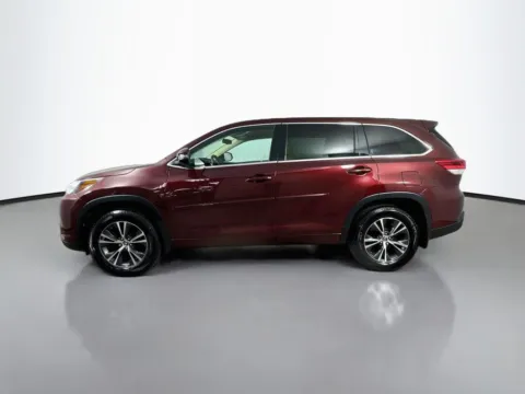 More photos of 2017 Toyota Highlander LE Plus at CarLink Morristown, NJ