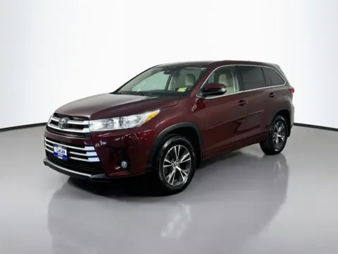 Another view of 2017 Toyota Highlander LE Plus for sale in Morristown, NJ at CarLink Morristown