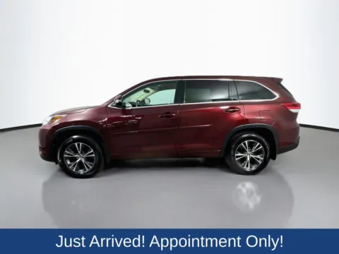 More photos of 2017 Toyota Highlander LE Plus at CarLink Morristown, NJ
