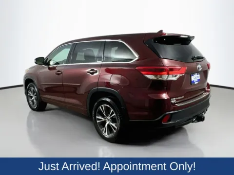 More photos of 2017 Toyota Highlander LE Plus at CarLink Morristown, NJ
