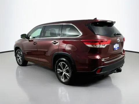 More photos of 2017 Toyota Highlander LE Plus at CarLink Morristown, NJ