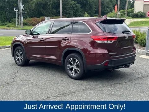 More photos of 2017 Toyota Highlander LE Plus at CarLink Morristown, NJ