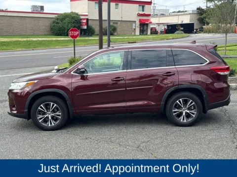 More photos of 2017 Toyota Highlander LE Plus at CarLink Morristown, NJ